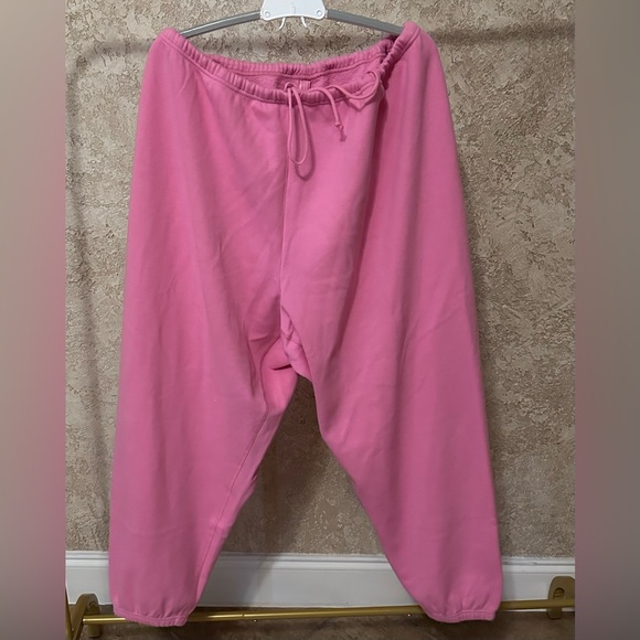 SKIMS NWT 4X Cotton Fleece Jogger Sweatpants
Bubblegum - Picture 3 of 7